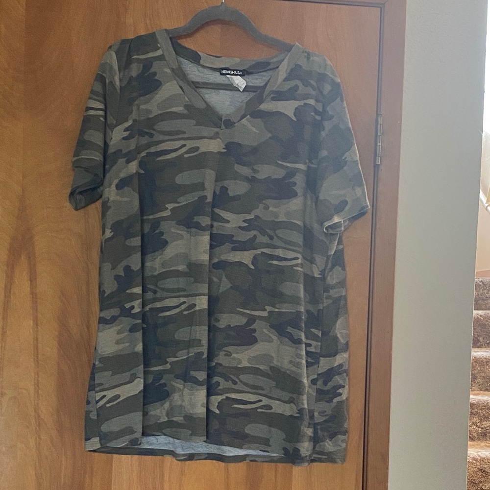 HEIMISH USA Men's Camo V-Neck Short Sleeve Tee - Olive